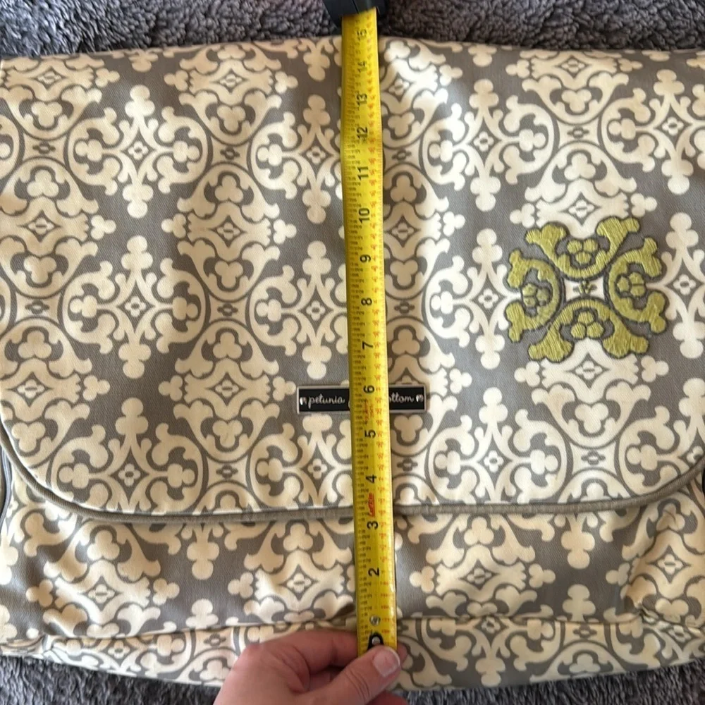 PETUNIA PICKLE BOTTOM Messenger Convertible Diaper Bag